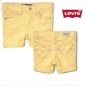 Levi’s size 5 Kids Love Yellow Midi Shorts